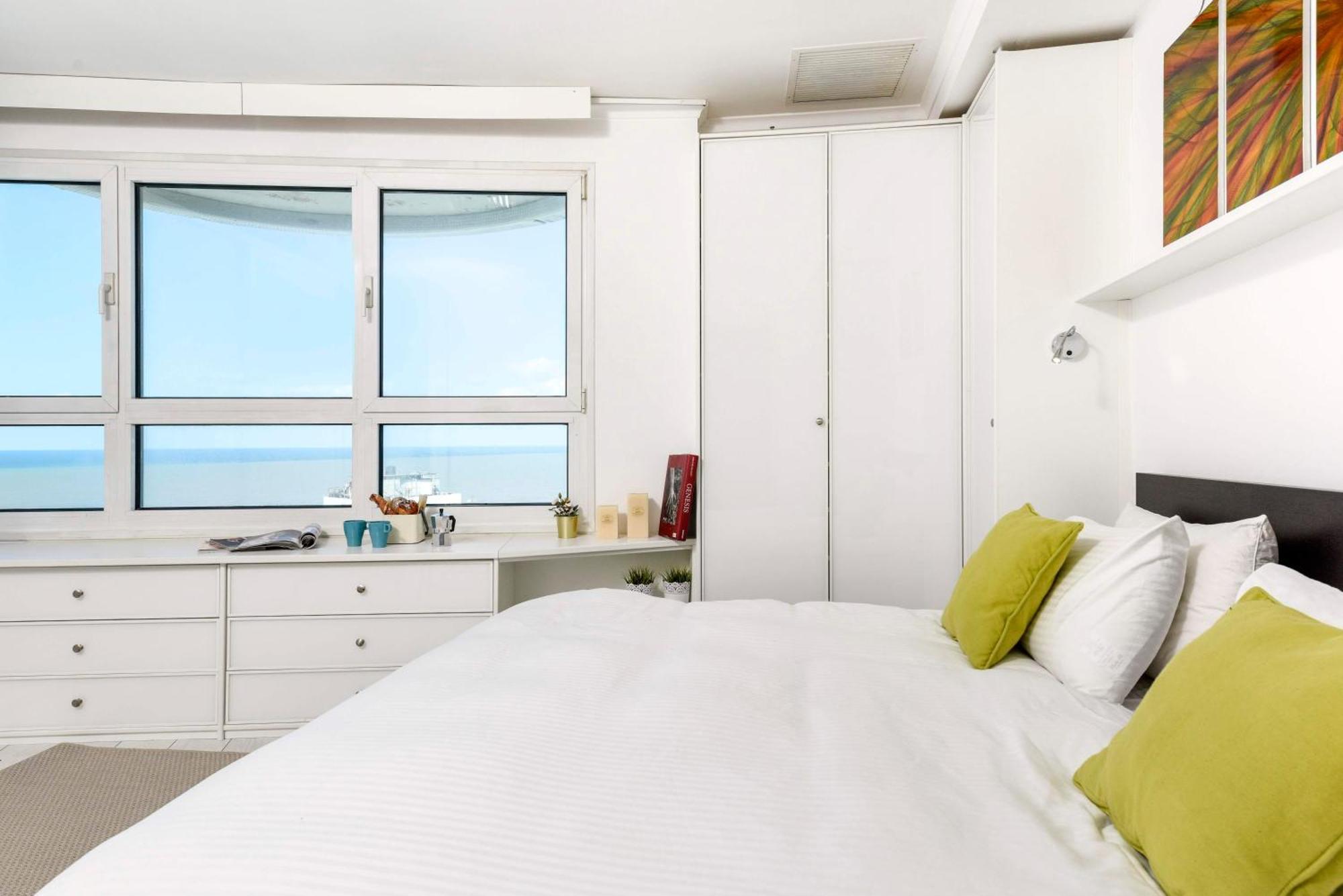 Superb Beachfront Apartments With Shelter By Sea N' Rent Τελ Αβίβ Εξωτερικό φωτογραφία